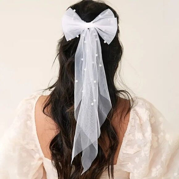 Pearl Accent Bridal Wedding Bow Veil With Hair Clip - Picture 4 of 8